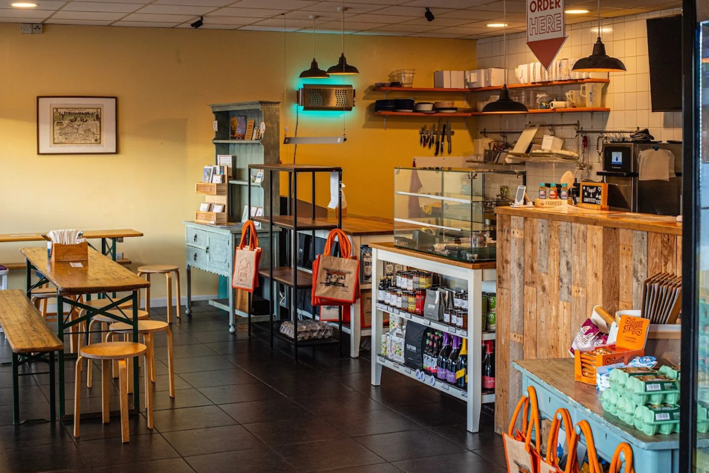 Fidget and Bob interior